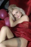 Photo n°15 : Une bimbo coquine.